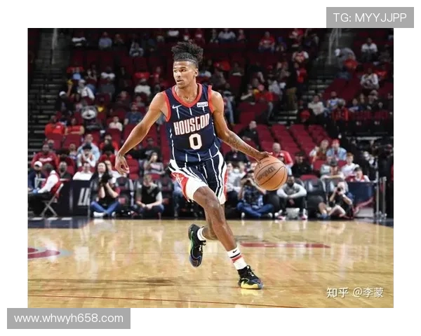 杰伦 - 格林 1 岁混血女儿首登 Burberry 广告！萌娃像爸像妈引热议